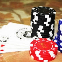 Trademark Poker Set Chips And Card Shuffler Review